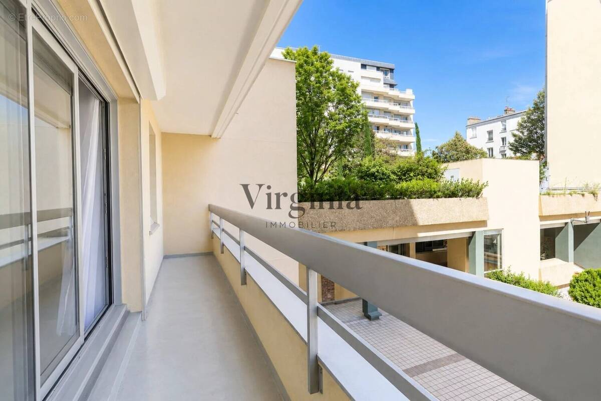 Appartement à CHARENTON-LE-PONT