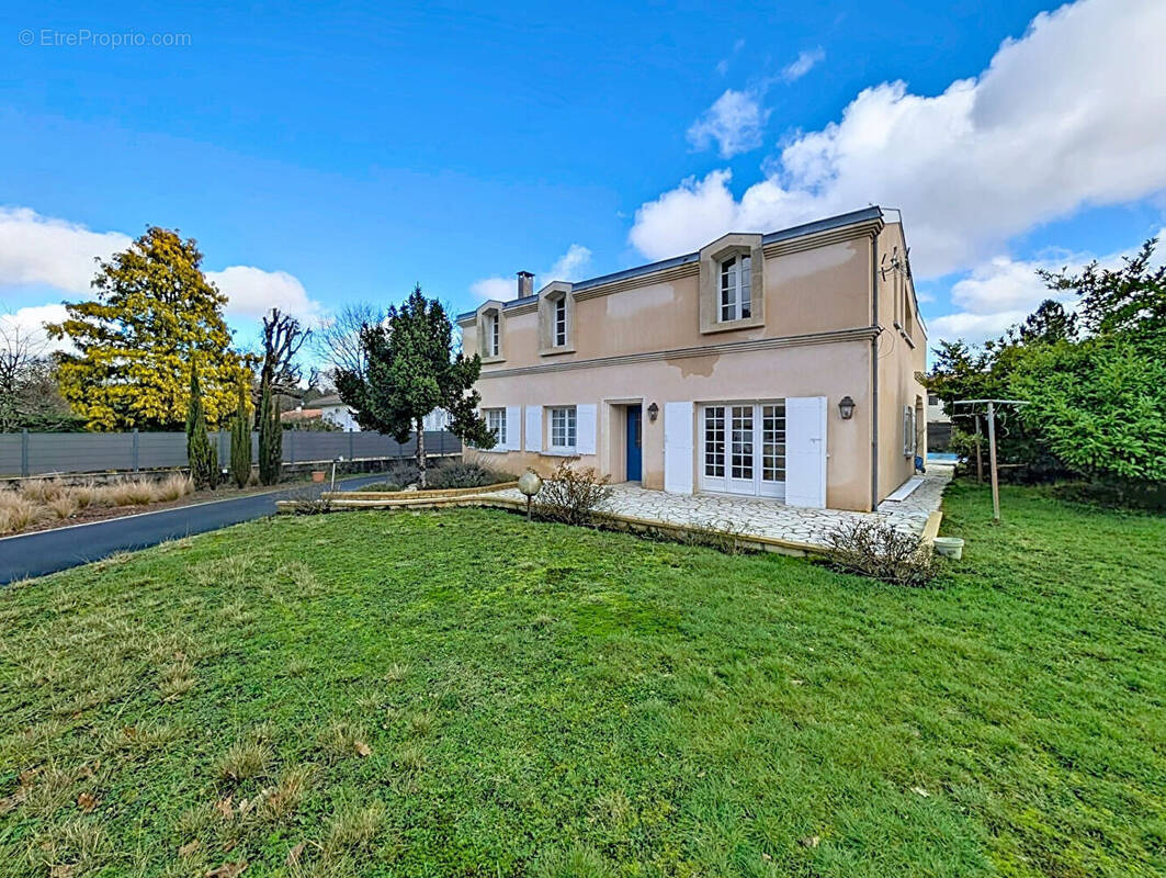 Maison à MARTIGNAS-SUR-JALLE
