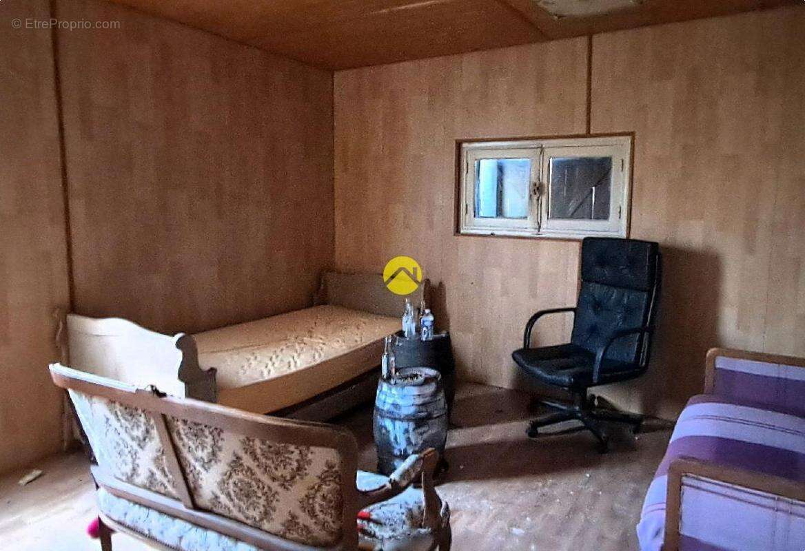 Maison à AINAY-LE-CHATEAU