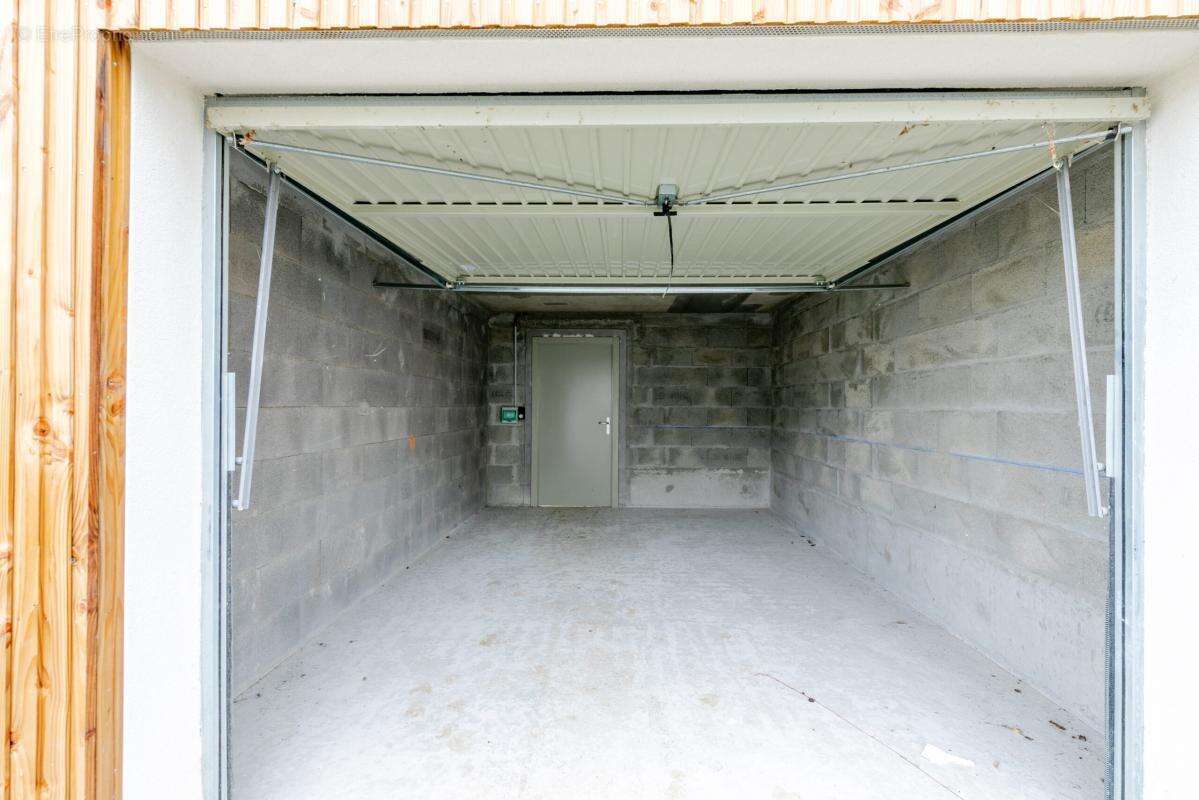 Maison avec jardin et garage - photo 12