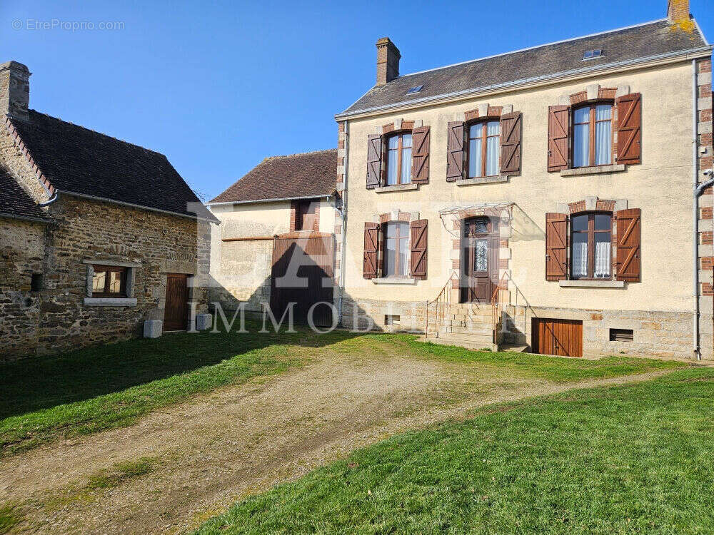 Maison à LA FERRIERE-BOCHARD