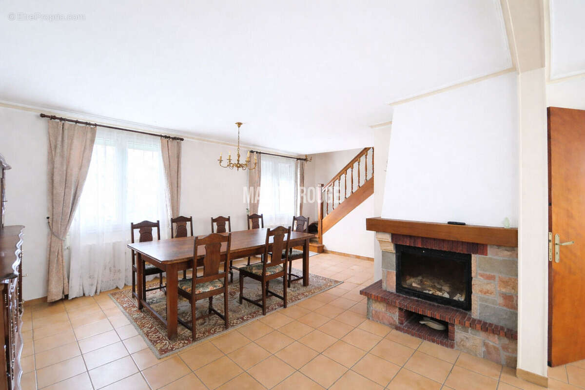 Maison - Trois chambres - LANNION - photo 3