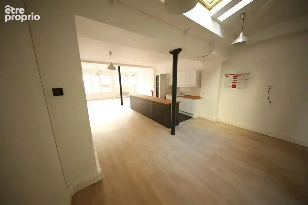 Local 107 m² - rue baron - photo 4