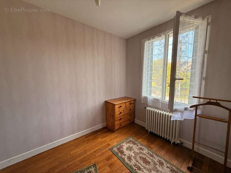 EN EXCLUSIVITE ! Pavillon de 95m² surélevé sur sous sol, rénové, sur terrain de 562m² 117 500 € - photo 8