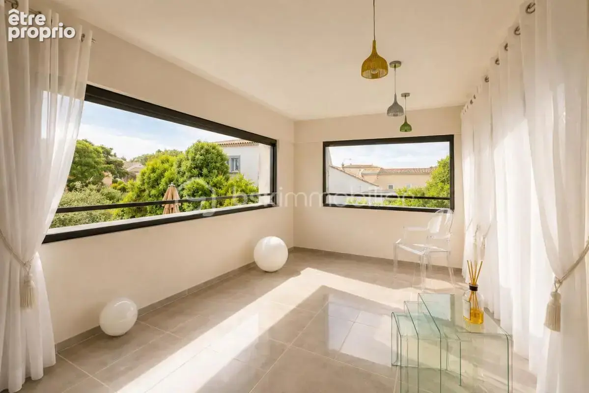 Villa T6 de 205 m² avec piscine - photo 9