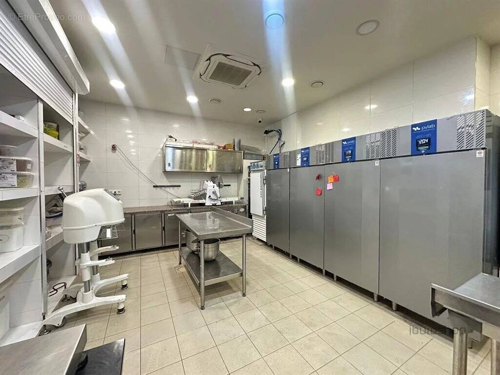 Commerce à CHAVILLE