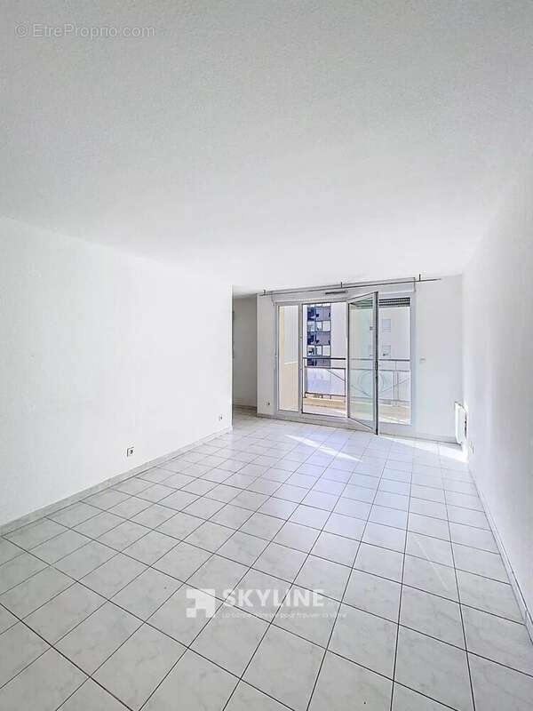 Appartement à MARSEILLE-5E