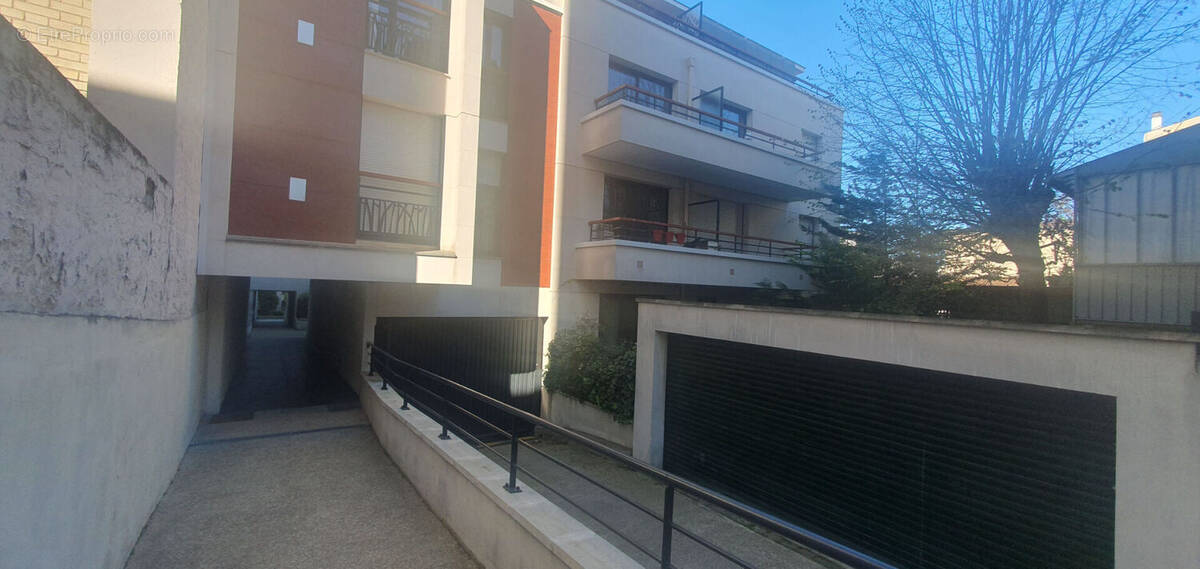 Appartement à COLOMBES