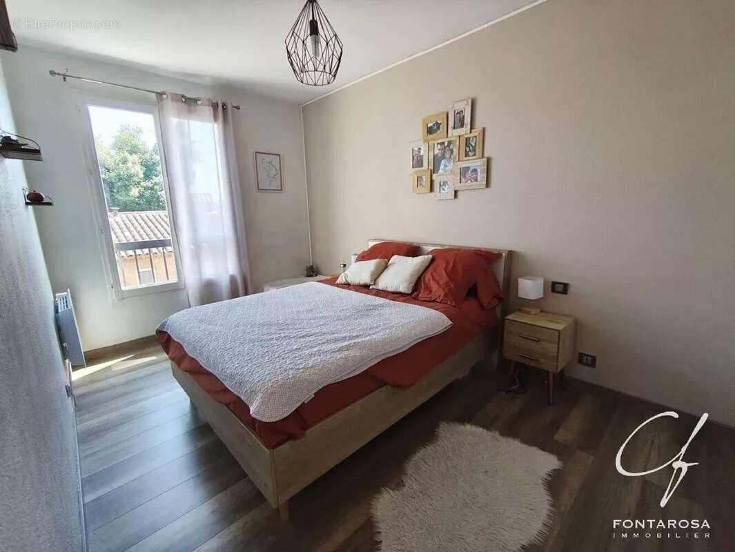 Appartement à ROQUEBRUNE-SUR-ARGENS