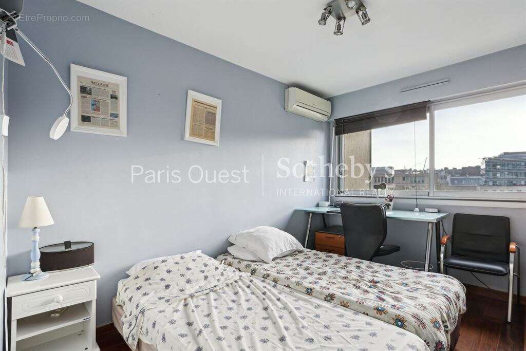 Appartement à NEUILLY-SUR-SEINE