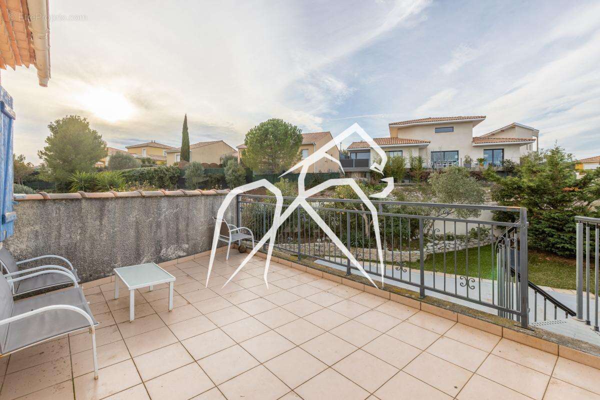 Maison à COURNONSEC