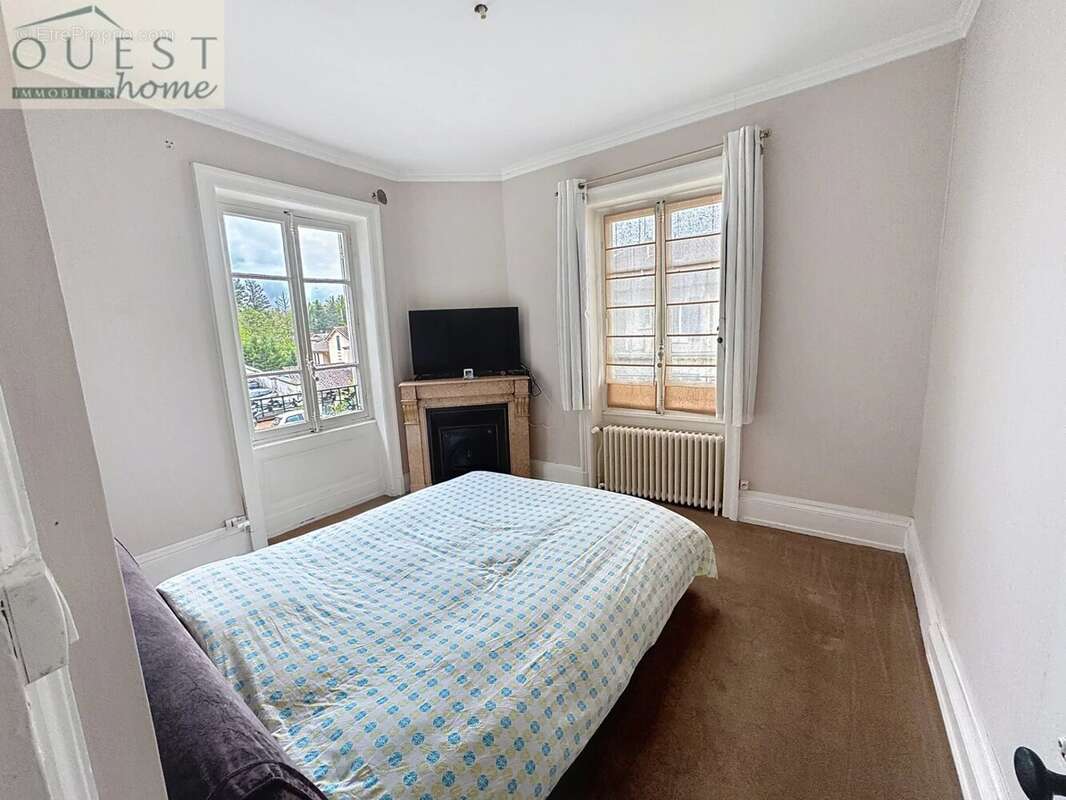 Maison à CHARBONNIERES-LES-BAINS