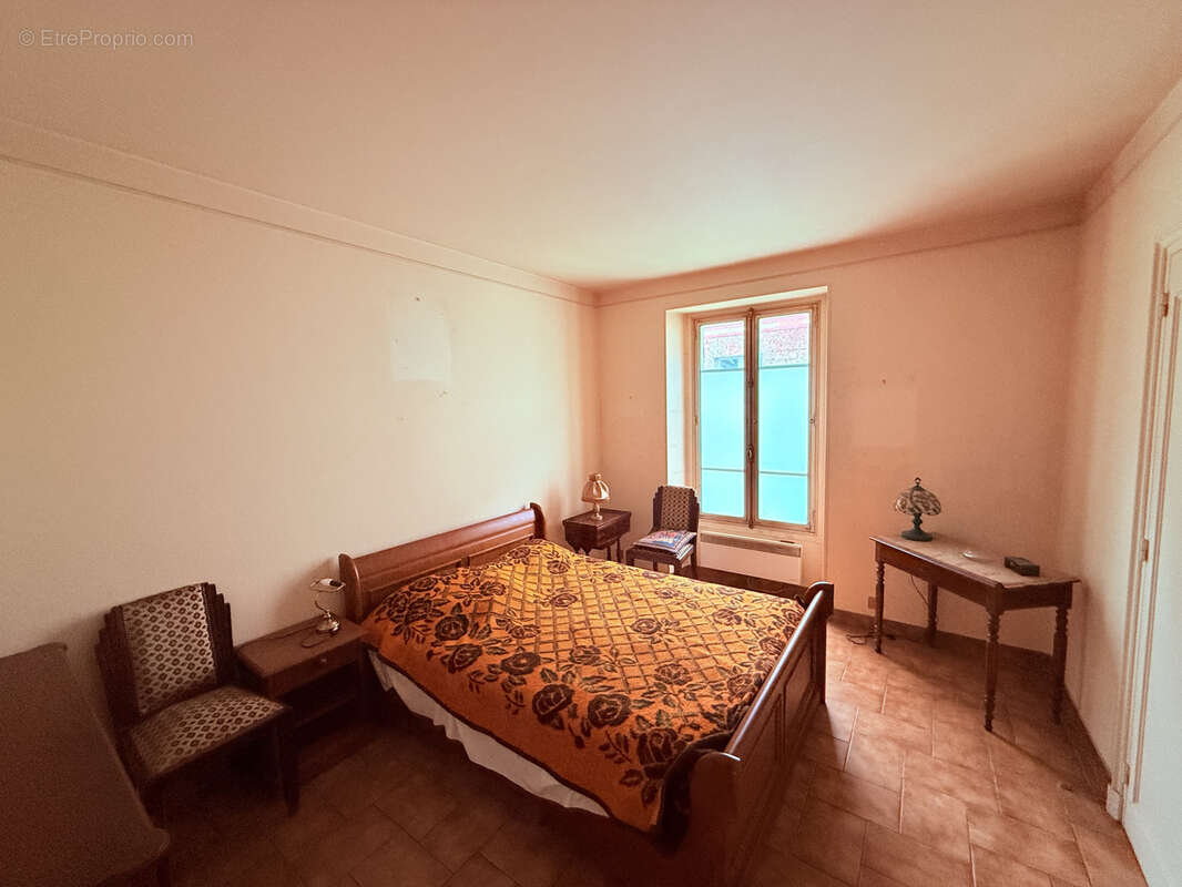 Maison à LA QUEUE-LES-YVELINES