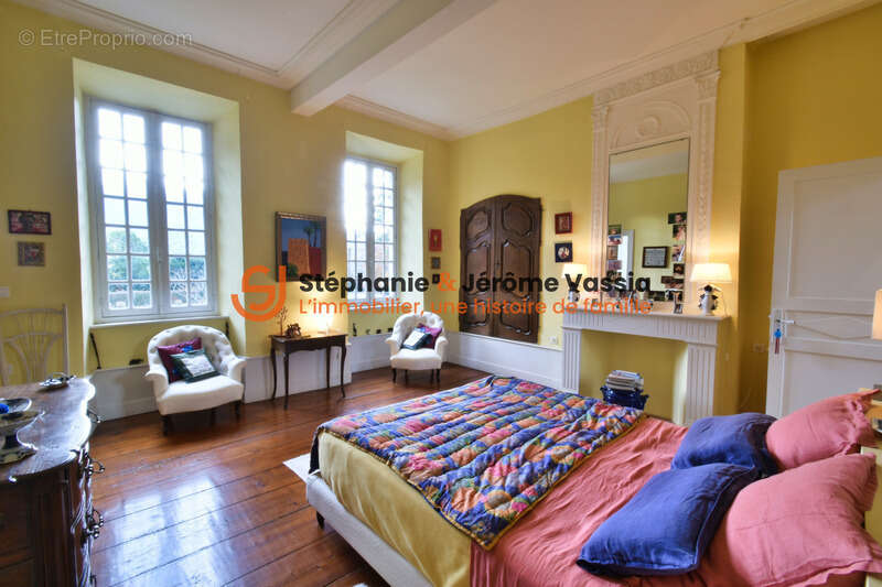 Propriété de prestige du XVIIIᵉ siècle – Domaine sur 4 hectares avec dépendances – Pyrénées - photo 11