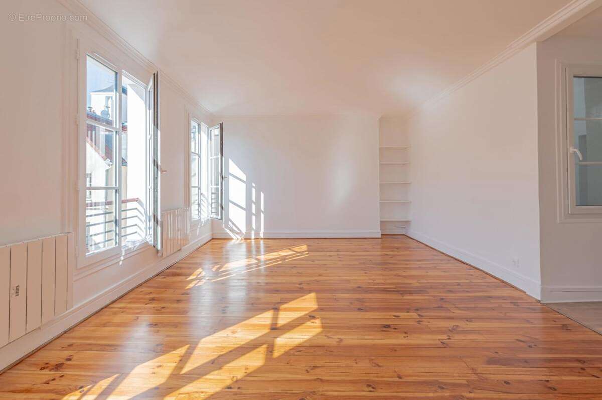 Appartement à PARIS-3E