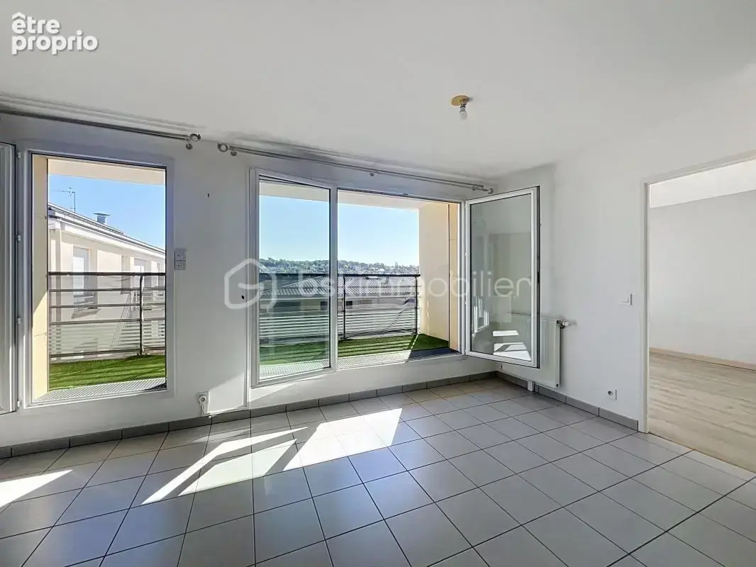 exclusivité – dernier étage avec ascenseur, balcon & parking ! le coup de cœur est au rendez-vous ! - photo 2