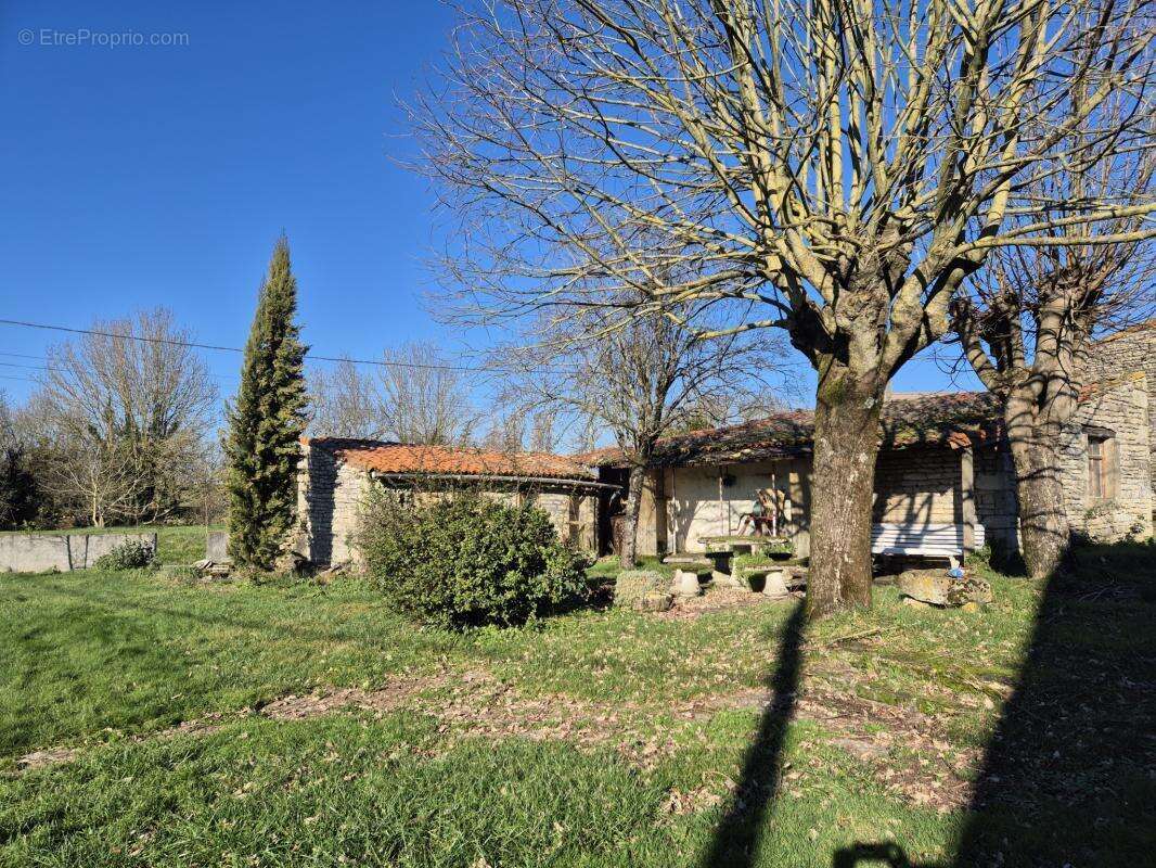 Maison de caractère à 10 min de Villefagnan et Aigre - photo 13