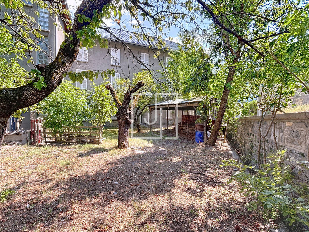 Appartement à LA CONDAMINE-CHATELARD