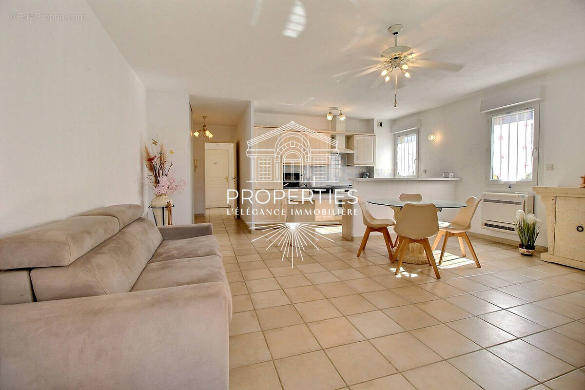 Appartement à BORMES-LES-MIMOSAS