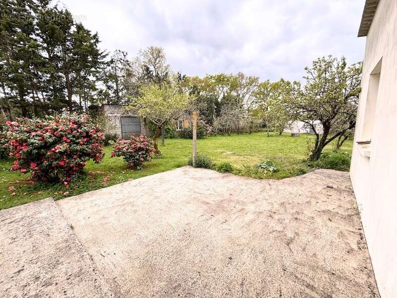 Maison 208m² - 6 Chambres - DEPENDANCES - TERRAIN 2100m² - photo 3