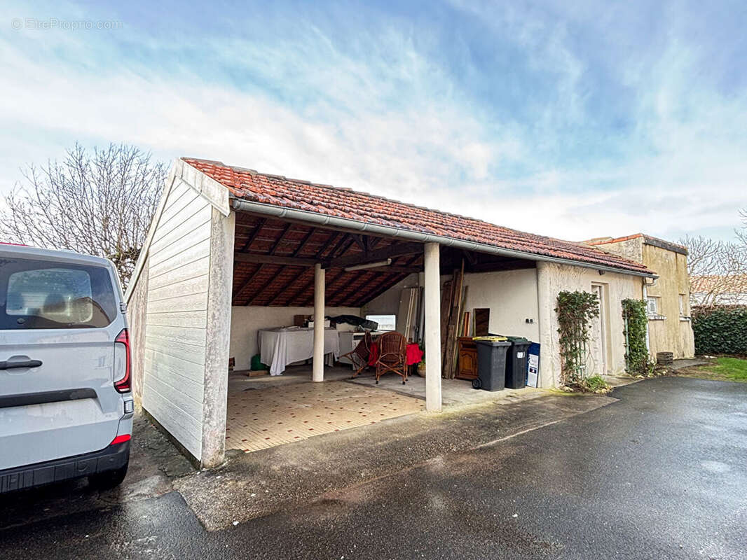 Maison à VAUX-SUR-MER