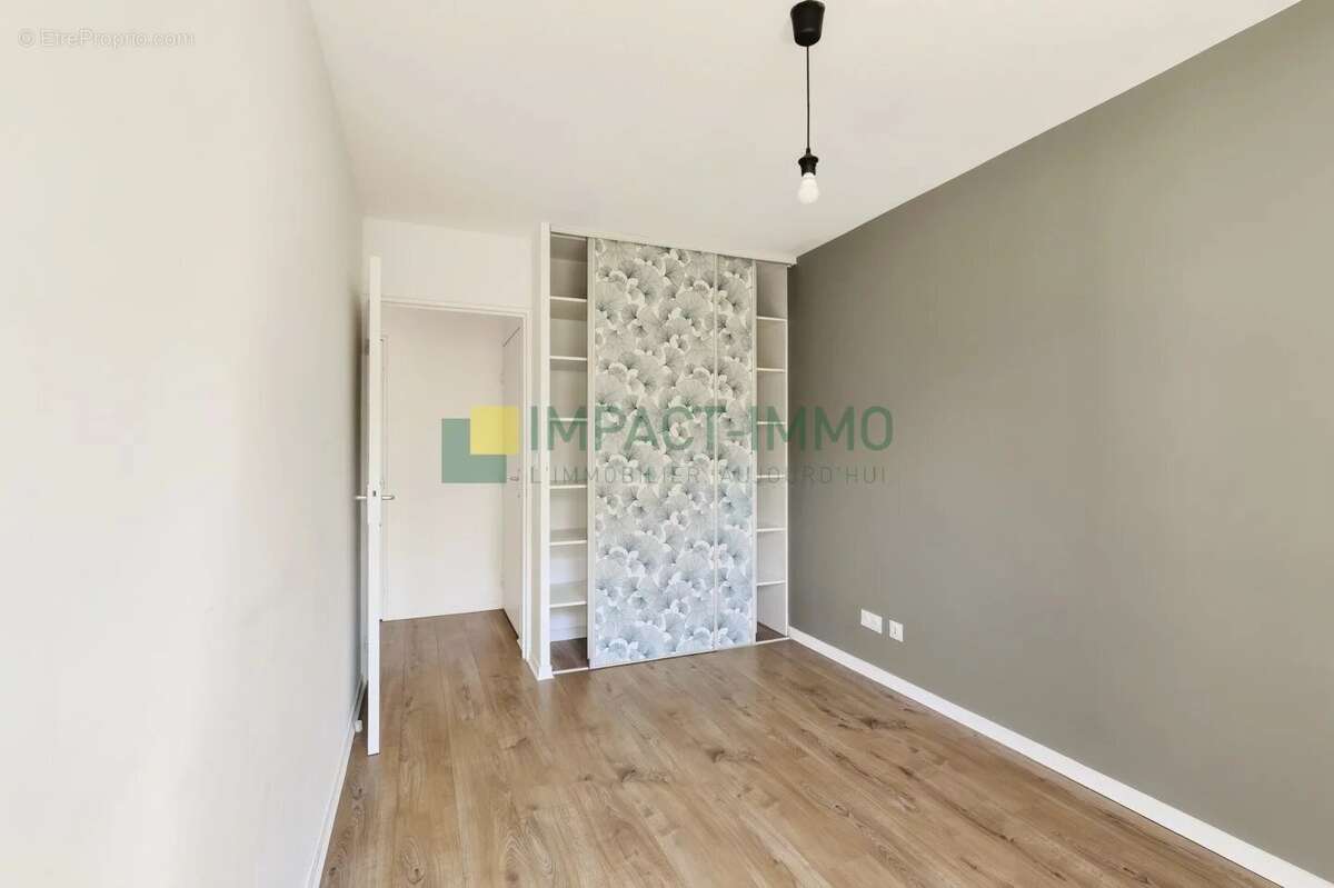 A vendre 3 pieces balcons cave (parking en sus.) en parfait etat - photo 11