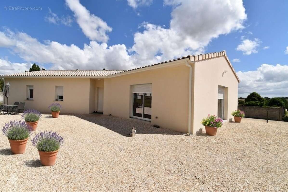 Maison à vendre 4 pièces FLEAC (16) Plain pied, terrain 1000 m2 - photo 8