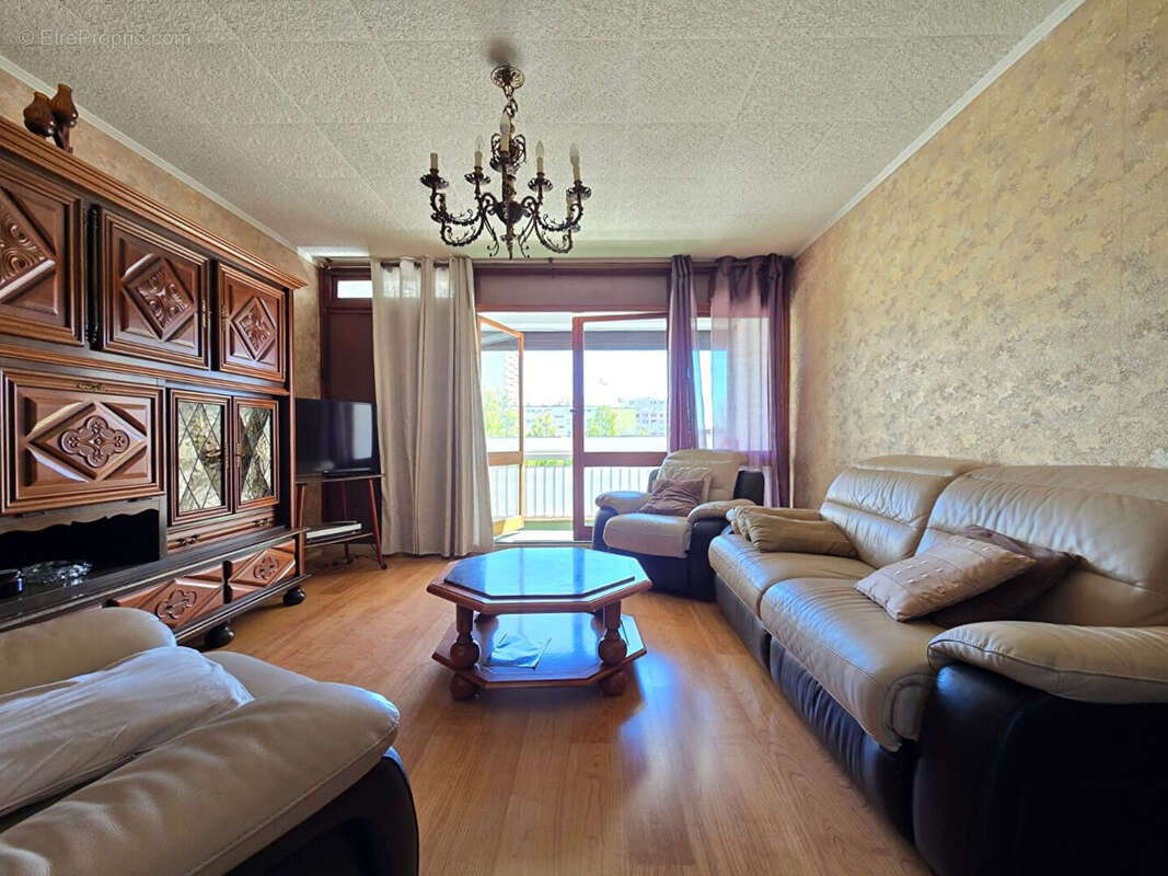 Appartement à RILLIEUX-LA-PAPE