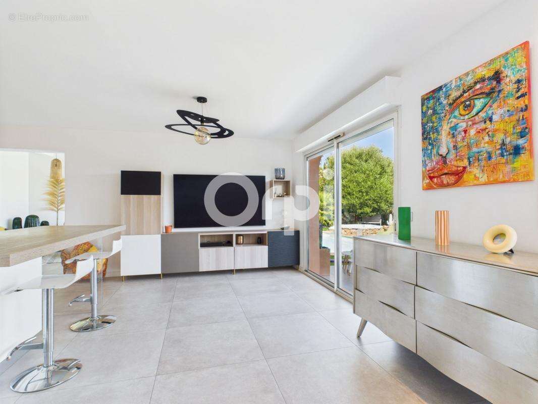 Maison à MANDELIEU-LA-NAPOULE