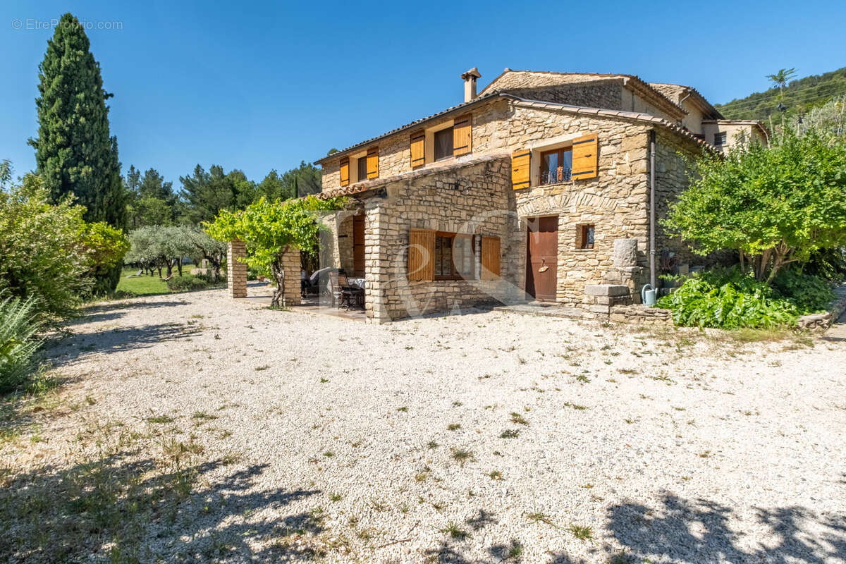 Maison à VAISON-LA-ROMAINE