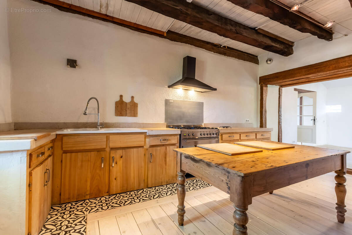Maison de campagne avec annexe, piscine et dépendance - photo 25