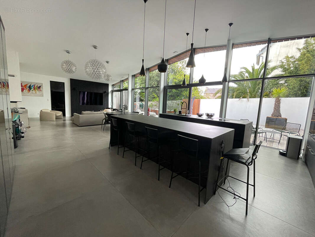 Maison à LE RELECQ-KERHUON