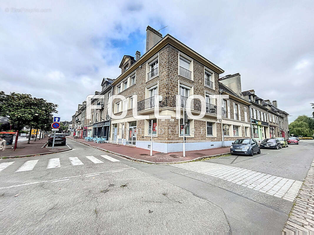 Commerce à CONDE-SUR-NOIREAU