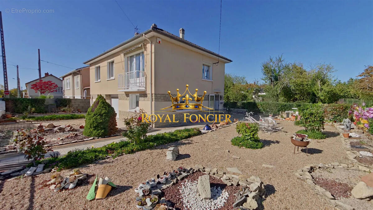 Pavillon sur sous sol complet de 89 M2  - Maison à CHATELLERAULT
