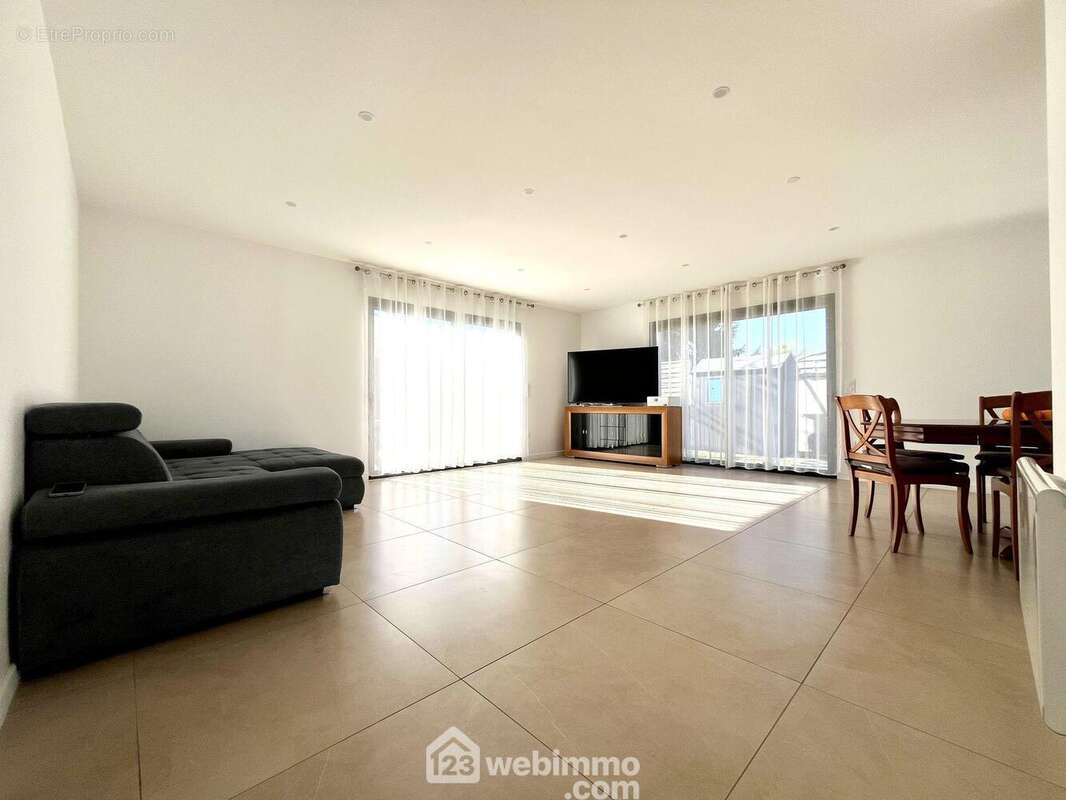 Maison à SAINT-DENIS-DE-PILE