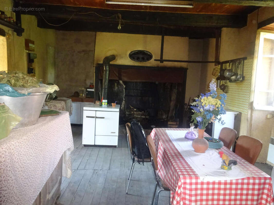 Cahors au nord Maison en pierre avec dépendances - photo 3