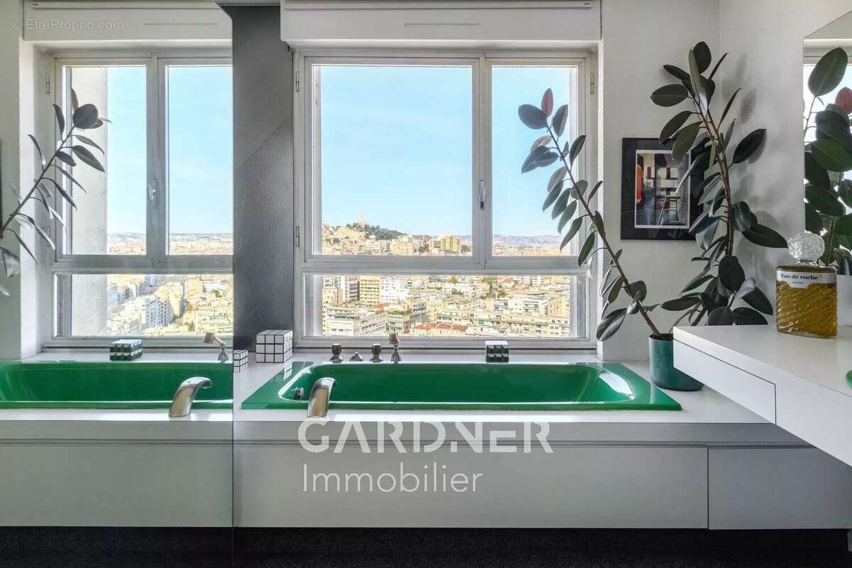 Appartement à MARSEILLE-8E