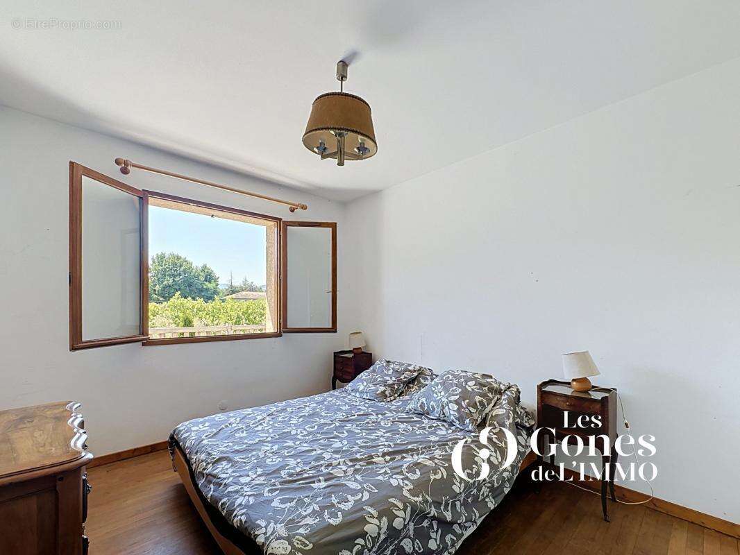 Brindas - Maison T4  de Plain pied - 960 m2 de terrain - gar - photo 8