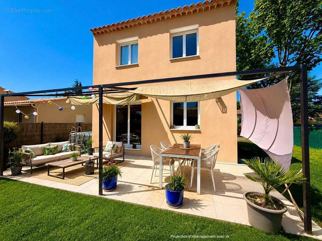 Maison à MAILLANE
