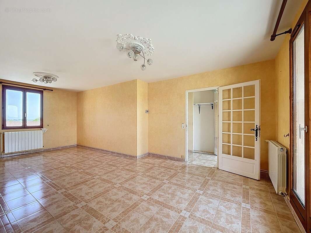Maison à DREMIL-LAFAGE