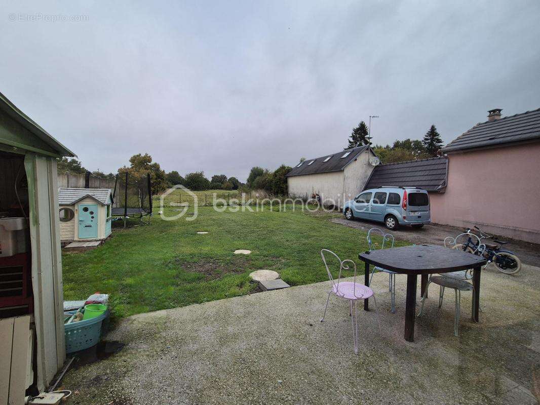 Maison à GRANDVILLIERS