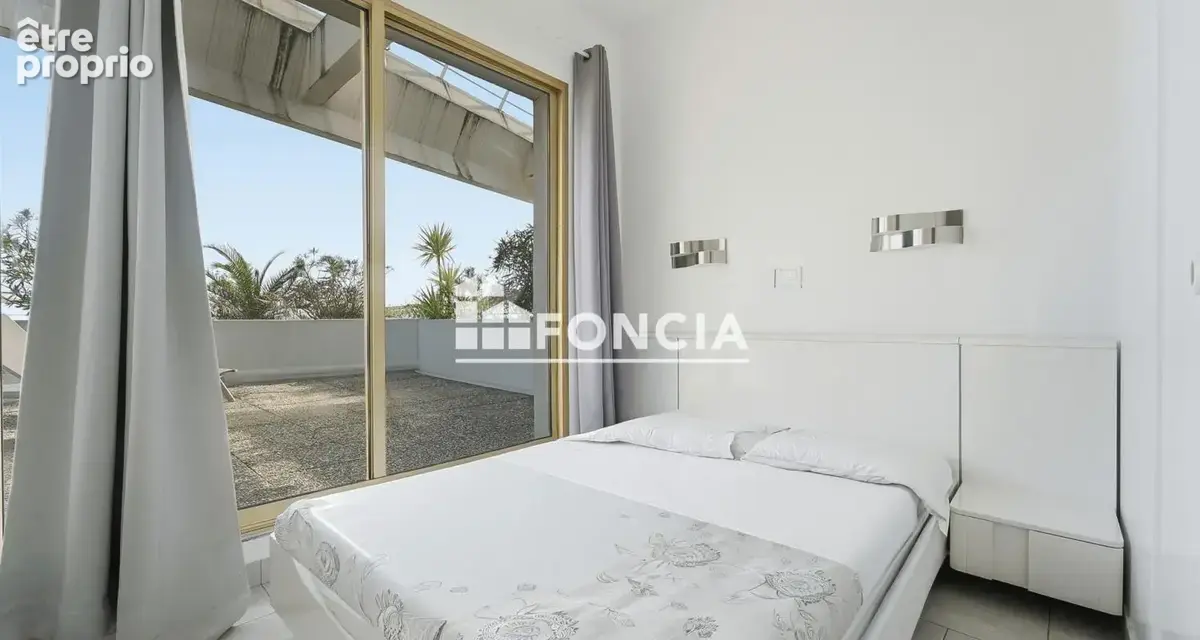 Exclusivité Marina Baie des Anges - 3 pièces de 41.57 - terrasse en Angle 360° de 68m2 - photo 6
