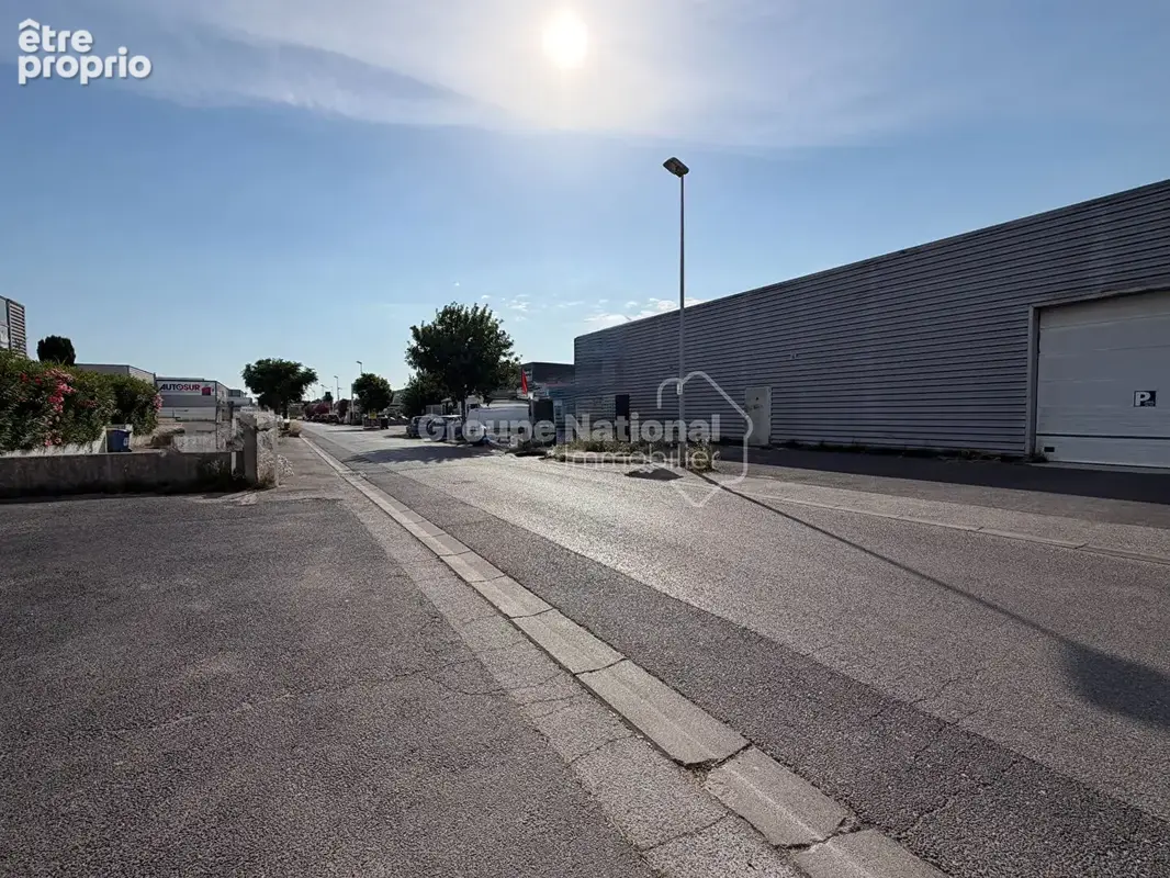 Cession de droit au bail - Emplacement stratégique à Aigues-Mortes - photo 2