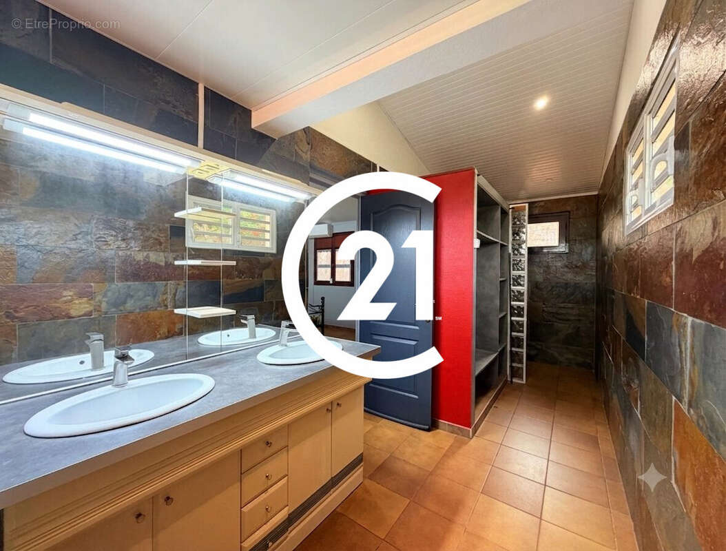 Maison 225 m² à Ducos  - photo 5