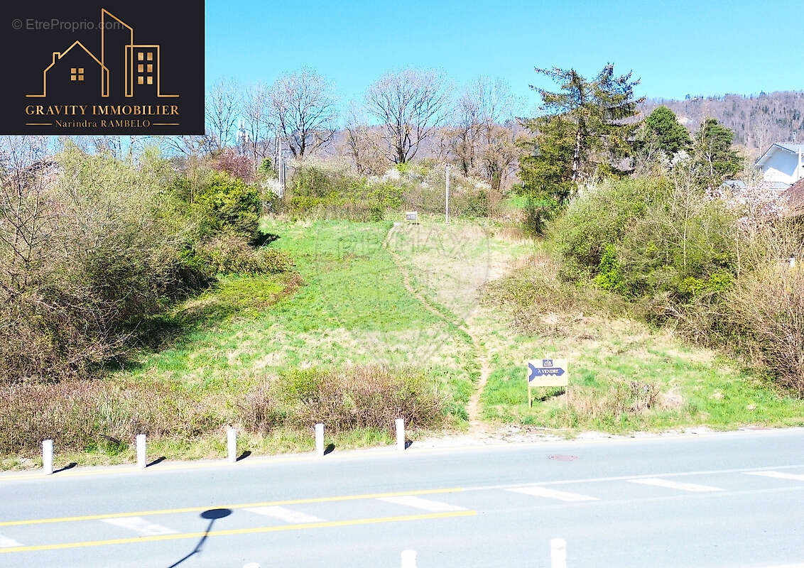 Terrain à MARIGNIER