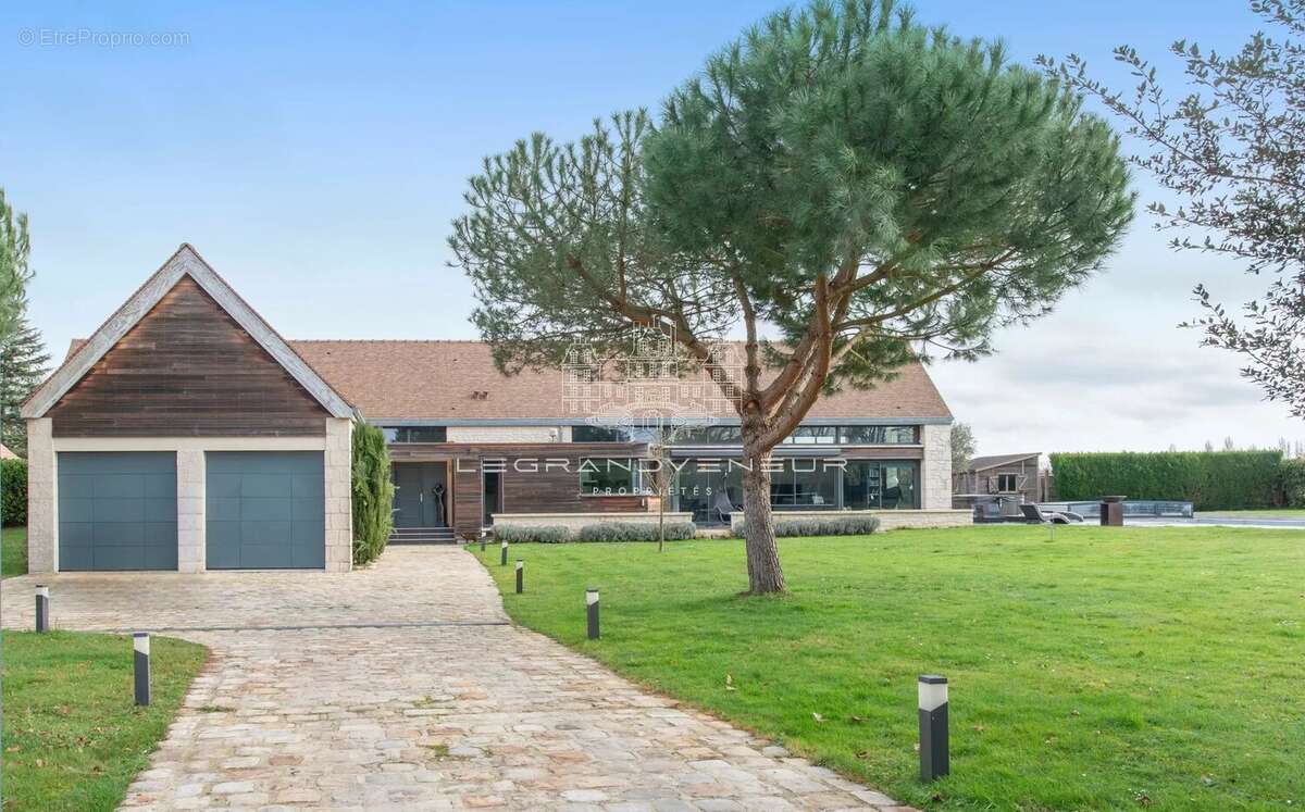 Maison à FONTAINEBLEAU