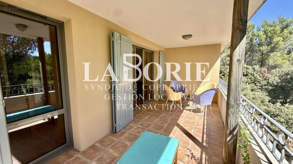 Appartement T3 d'exception au Golf de Saumane   Deux terrasses avec vue  sur les Roches de Fontaine-de-Vauclus - photo 12