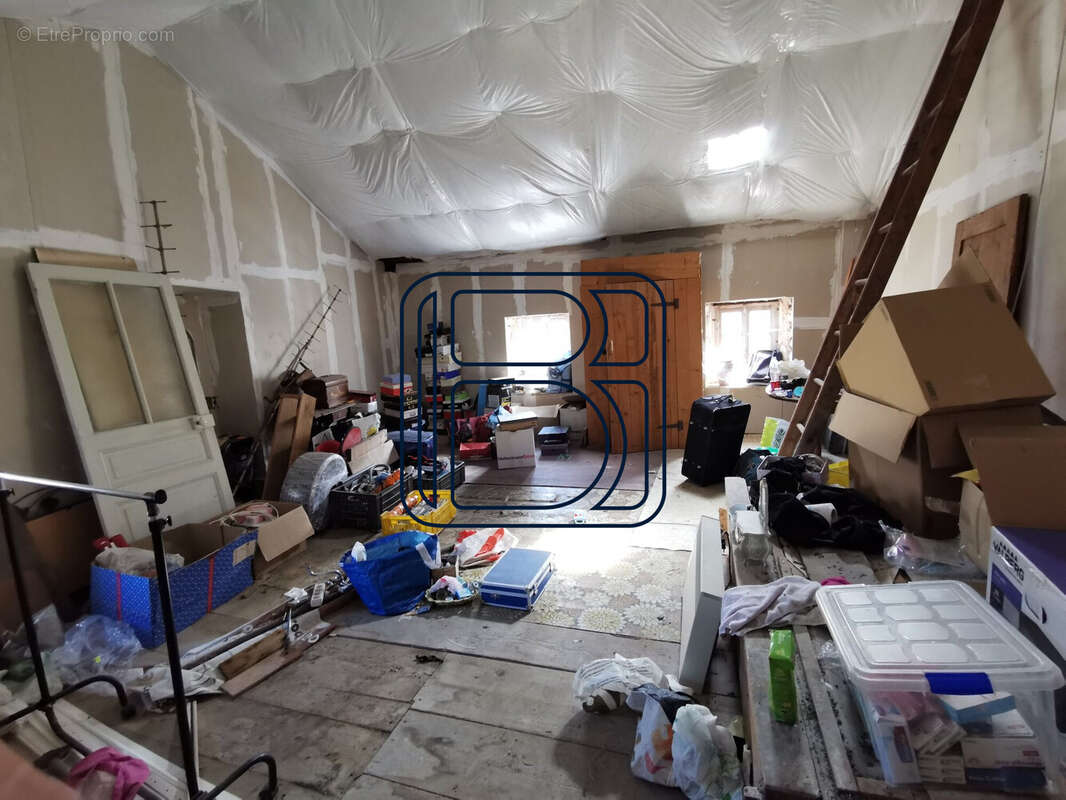 Maison à SAINT-ALYRE-D'ARLANC