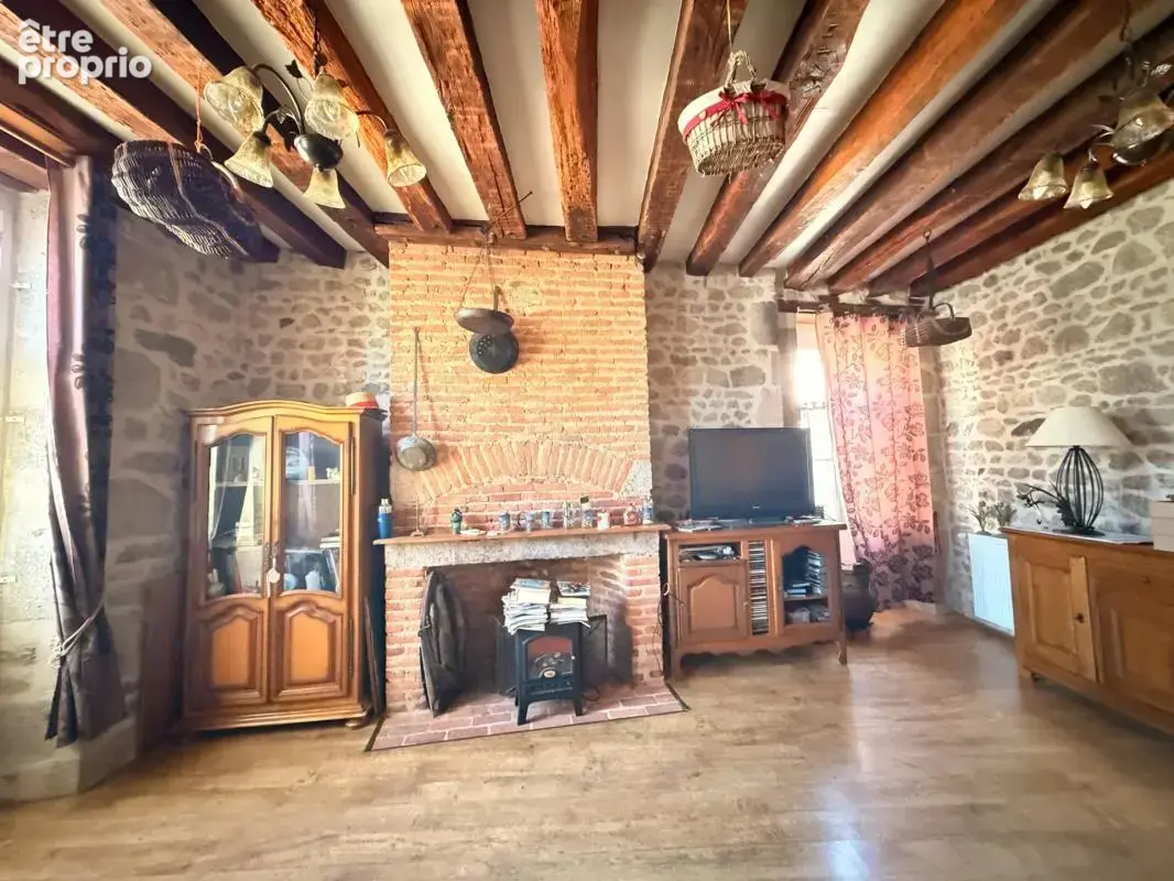 OPPORTUNITE ! Restaurant de caractère avec fonds et murs, adresse emblématique, à vendre au coeur de Guéret 415 000 € - photo 12
