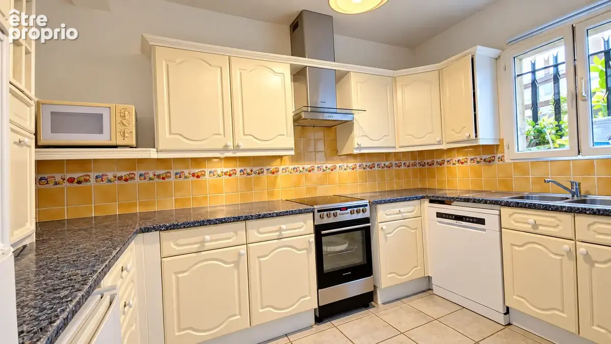 LE CANNET à vendre maison mitoyenne de 4 pièces de 93 m2 LC avec jardin sans vis-à-vis, parking et garage - photo 5